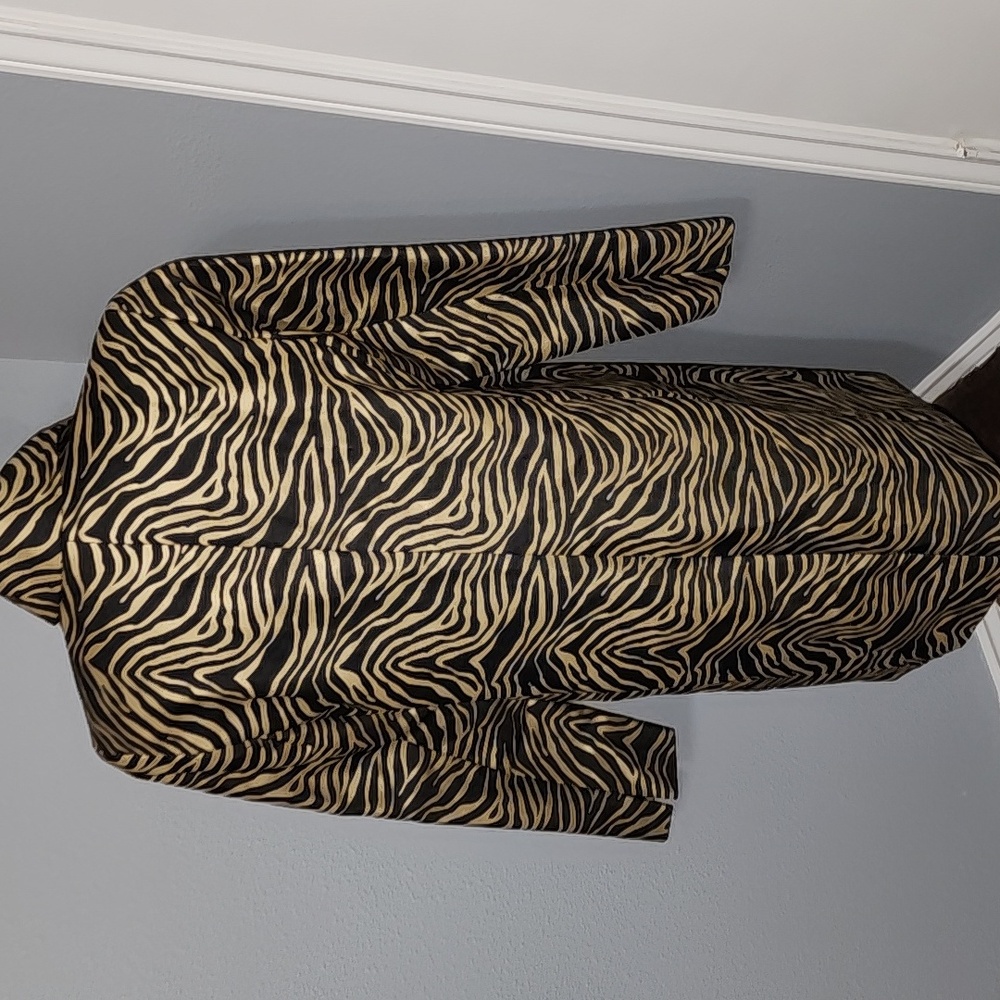 Linda Allard Ellen Tracy Womens Gold & Black Zebra Print Button Front Coat Sz 12 - Picture 5 of 10